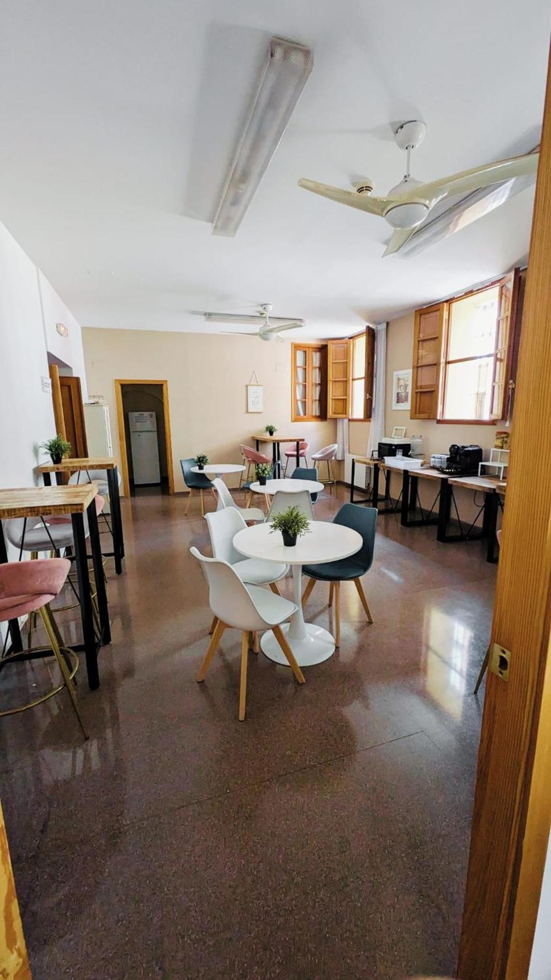 Hostal El Convent De Moncada Buitenkant foto