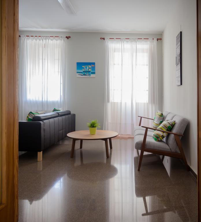 Hostal El Convent De Moncada Buitenkant foto